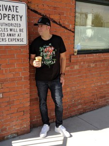 00100lPORTRAIT_00100_BURST20190717101459586_COVER